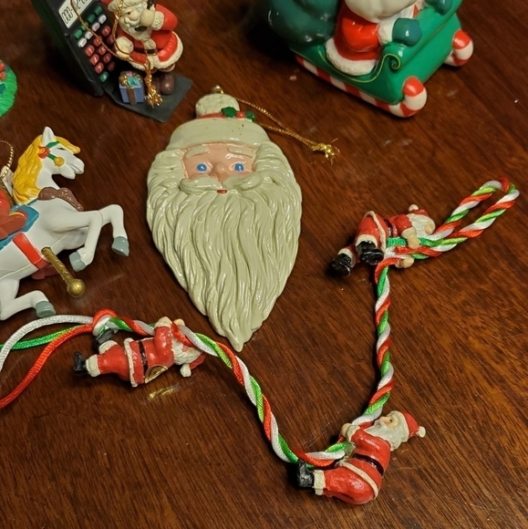 8pcs Lot of Santa Christmas Tree Ornaments (Some are vintage) - Picture 5 of 16